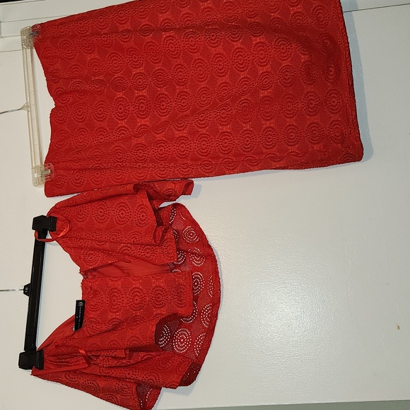 Red 2 piece set  *FINAL PRICE - Picture 7 of 7